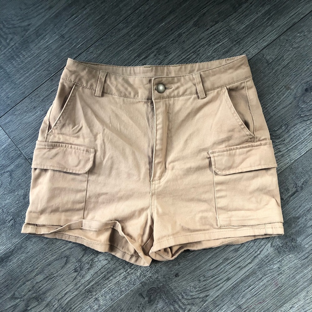 Beige/ Tan Cargo Shorts